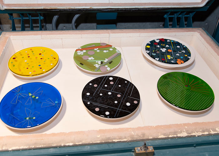 Fused glass plates in a kiln
